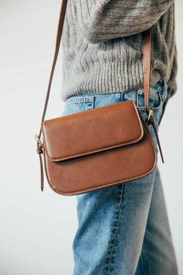 Brown Rounded Cross Body Bag in Brown