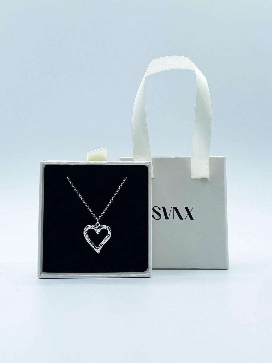 Heart Shape Pendant Necklace in Silver