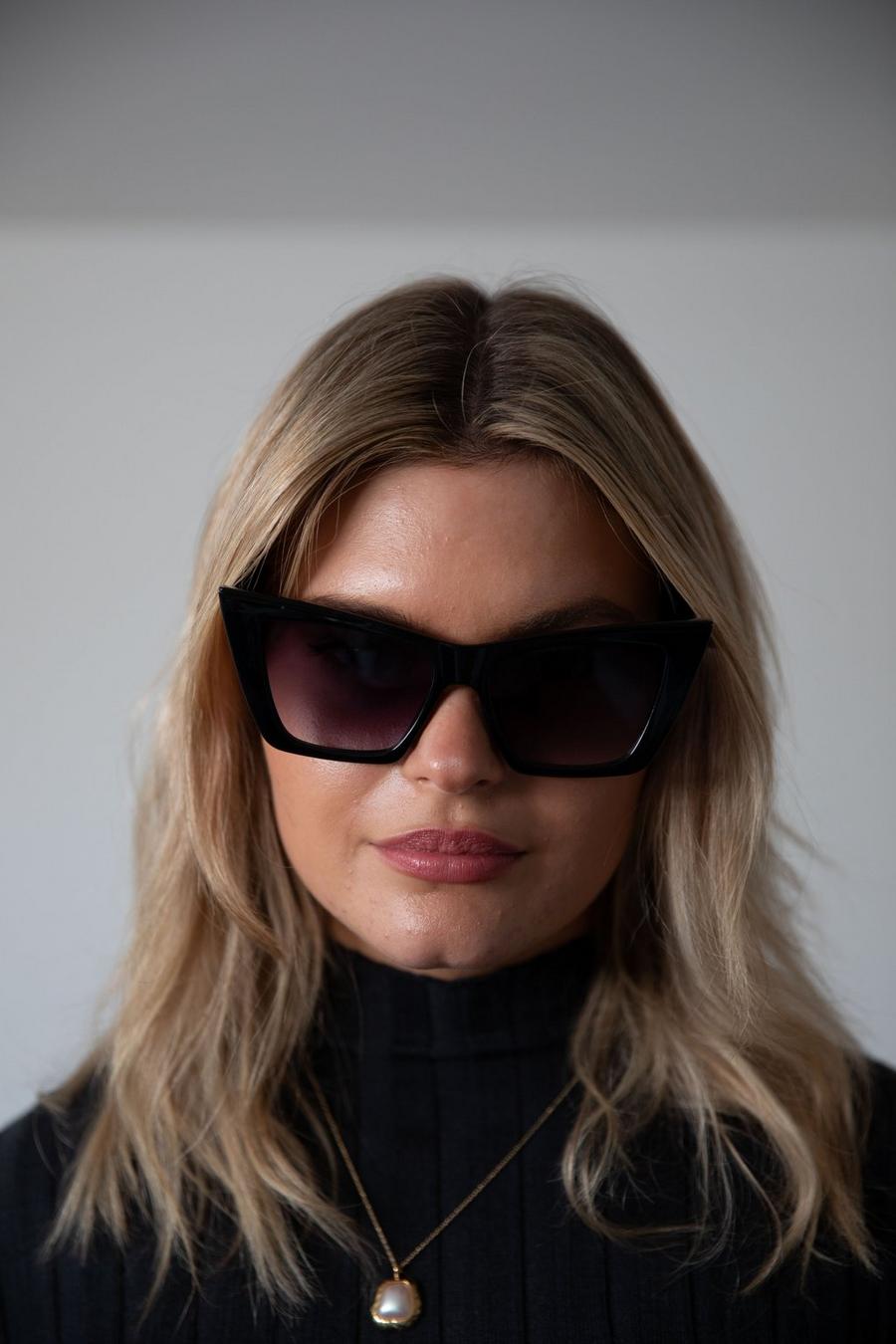 Black Oversized Cateye Sunglasses