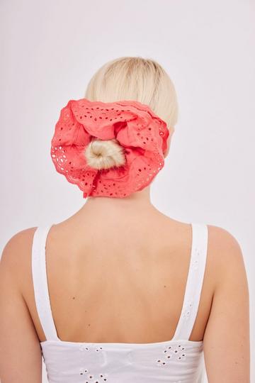 Oversized Frilly Lace Scrunchie Raspberry