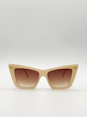 Oversized angular cateye sunglasses in Mocha Light Brown