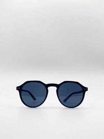 Classic Preppy Sunglasses With Key Hole Nosebridge Black