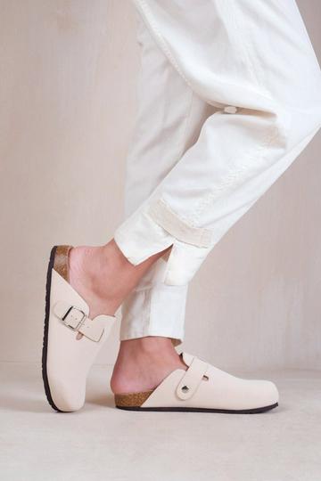 'Palm' Closed Toe Flat Sandals With Buckle Detail Cream