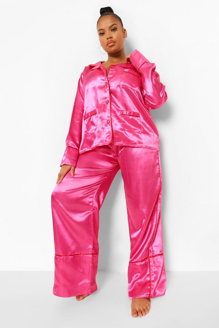 Pink Plus Satijnen Valentijns Hartjes Pyjama Met Knopen image number 1