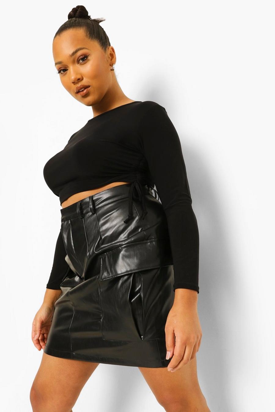 שחור חצאית מיני במראה עור עם כיסי דגמ"ח מידות גדולות image number 1