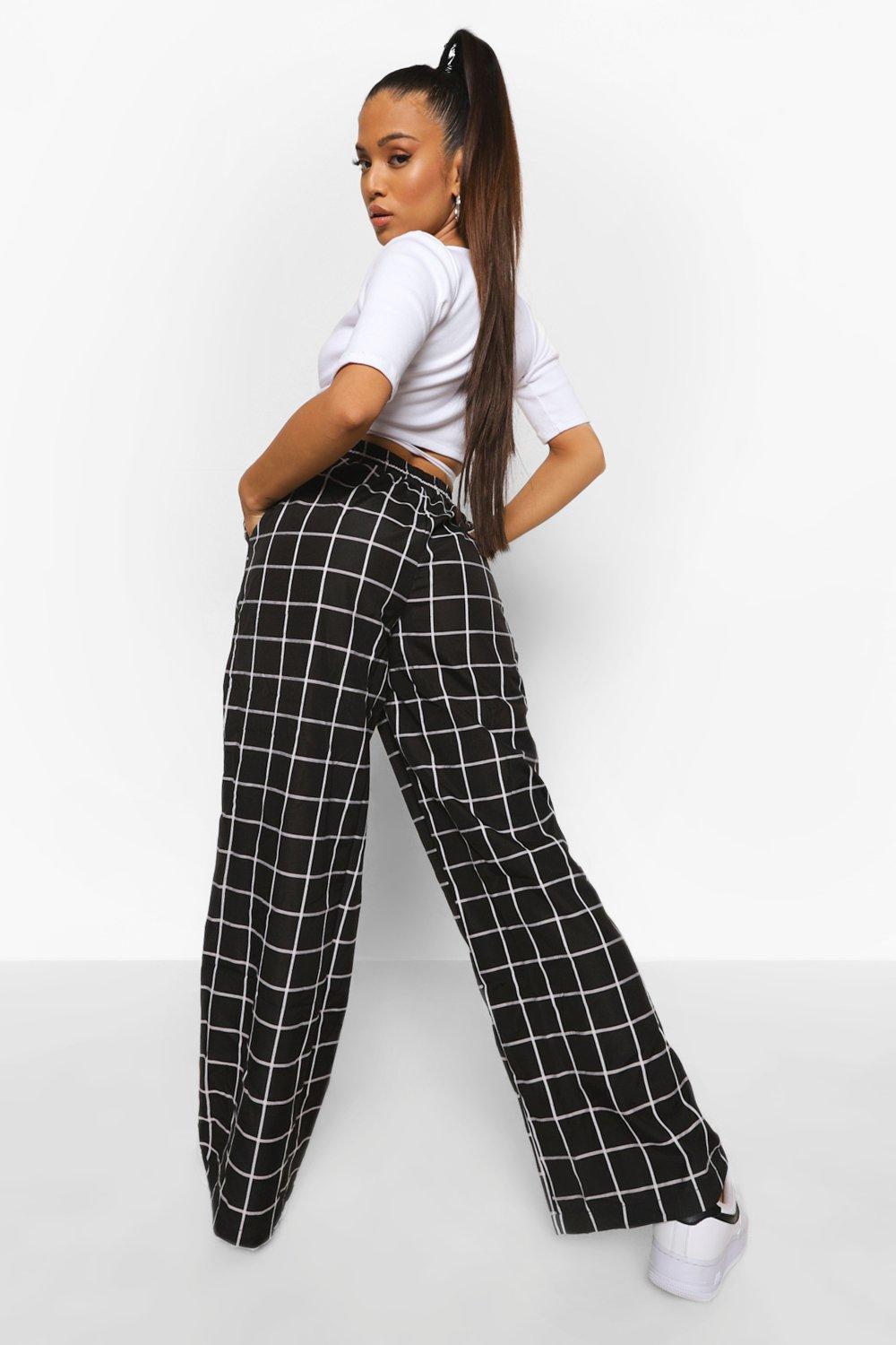 Petite Check Wide Leg Trousers boohoo IL