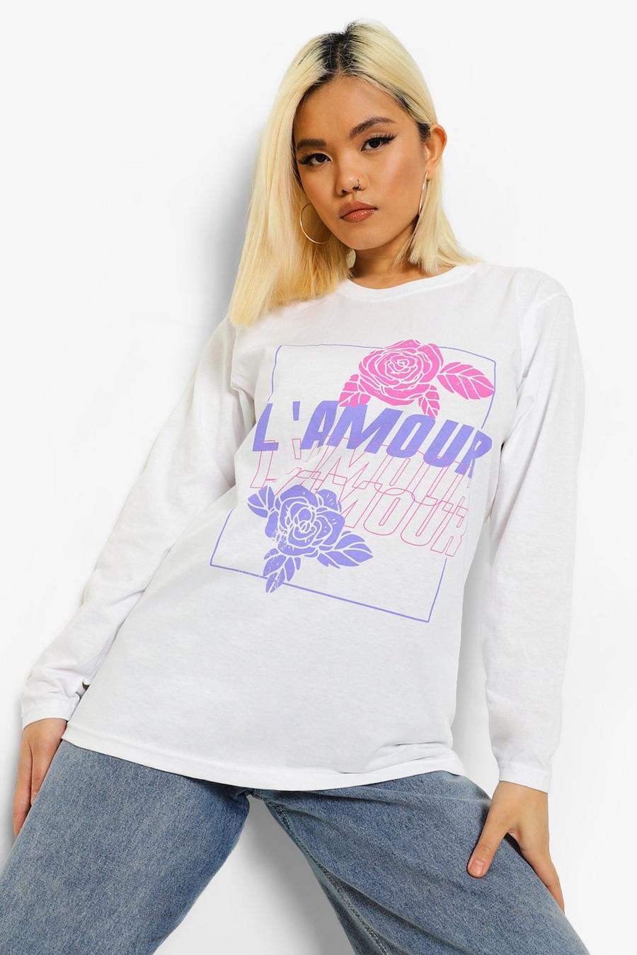 T-shirt Petite a maniche lunghe con stampa di rosa e scritta L’amour, Bianco image number 1