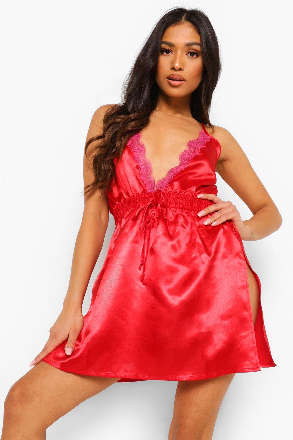 rotes Satin Nachthemd