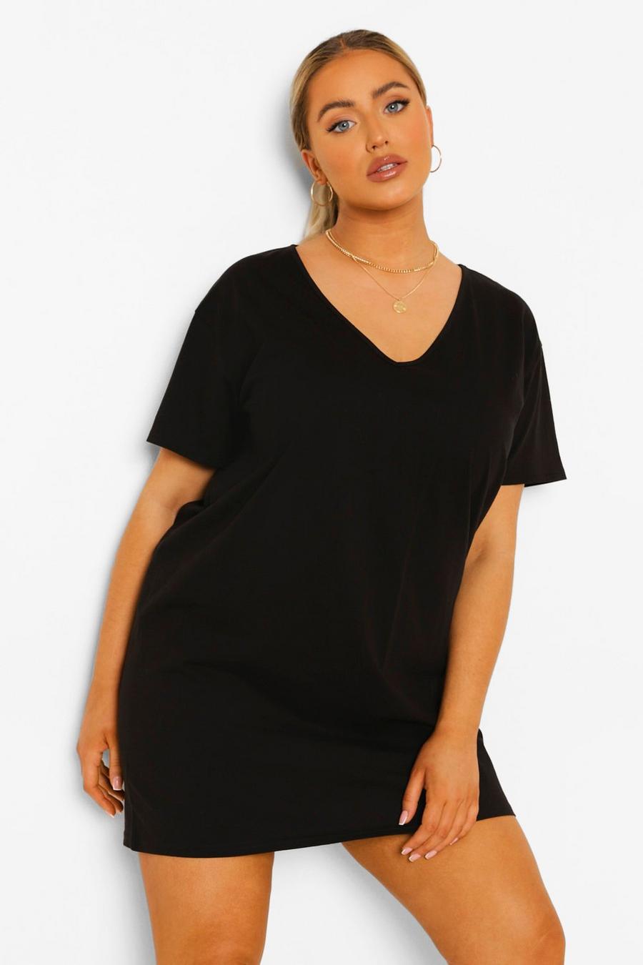 Vestido camiseta Plus con escote de pico, Negro image number 1