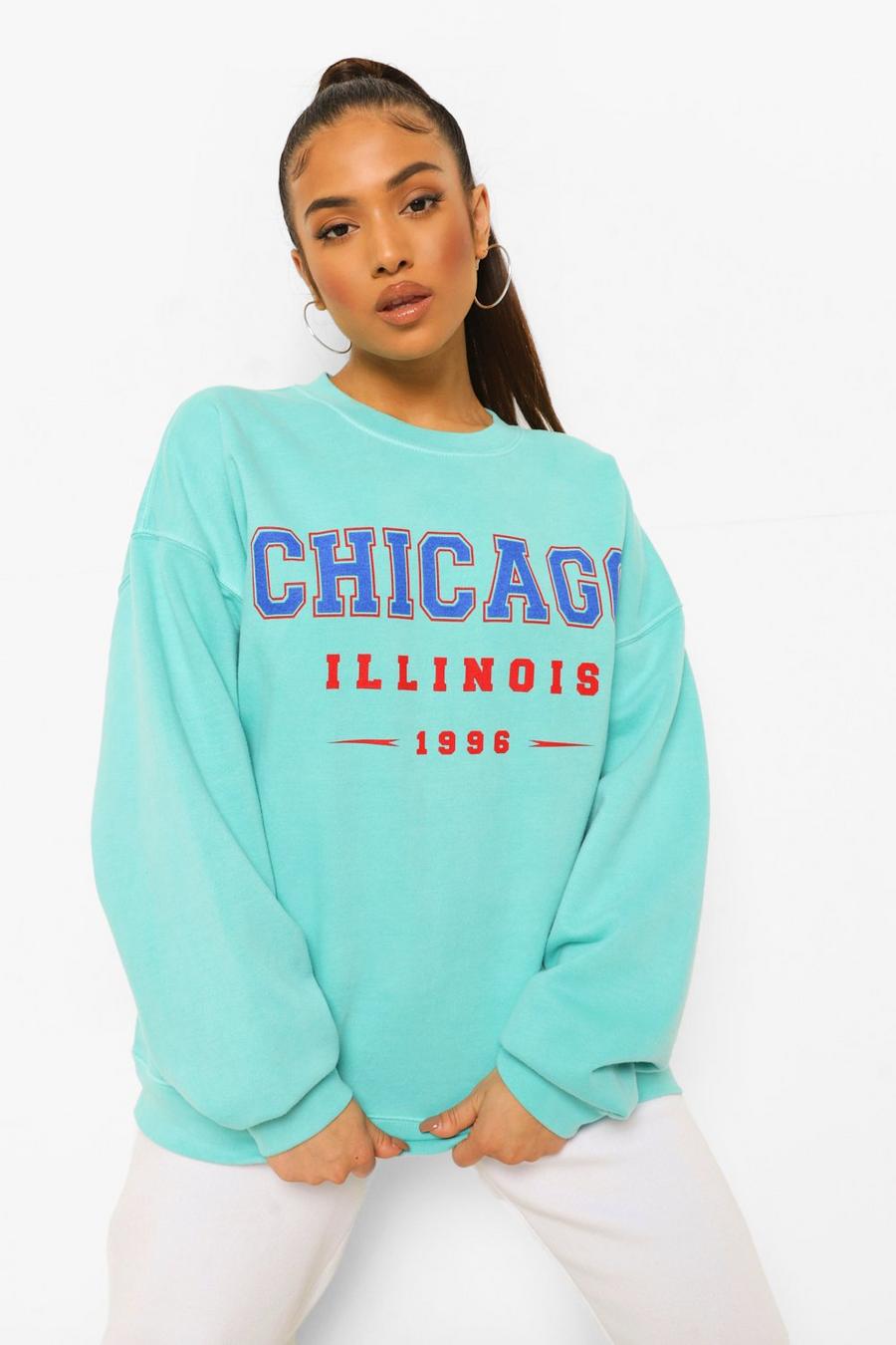 PETITE Überfärbtes Sweatshirt in Übergröße mit „Chicago“-Print, Aquablau image number 1