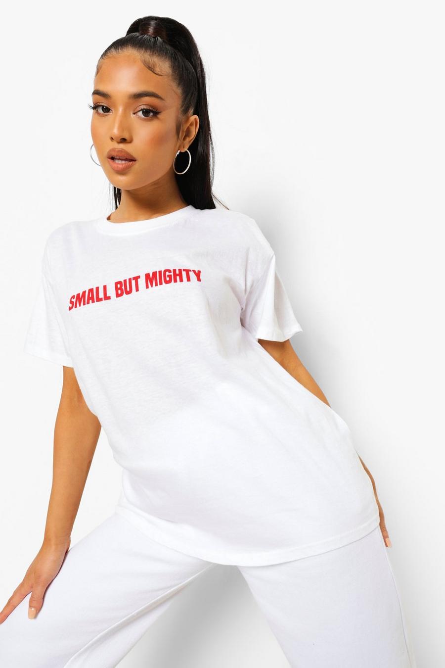 White Petite - "Small But Mighty" T-shirt med slogan image number 1
