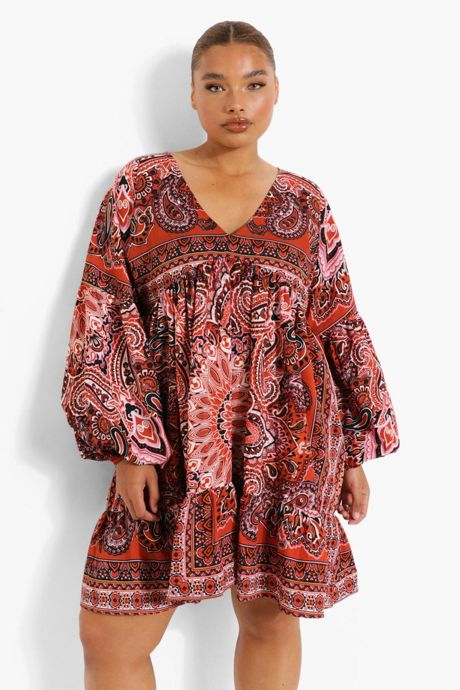 Plus Oversize Smok-Kleid mit Paisley-Print, Rust image number 1