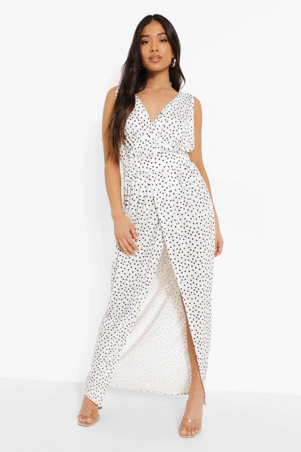 Petite Gedrapeerde Maxi Jurk Met Stippen En Laag Decollet boohoo