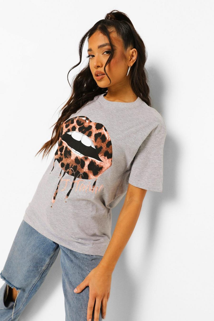 Camiseta Petite con estampado de leopardo y eslogan Je T'Aime con labios, Marga gris