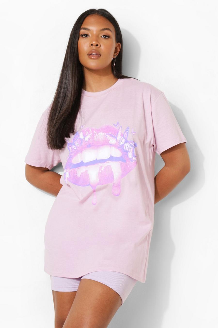Plus T-Shirt mit Schmetterlings Lippenprint, Lilac image number 1