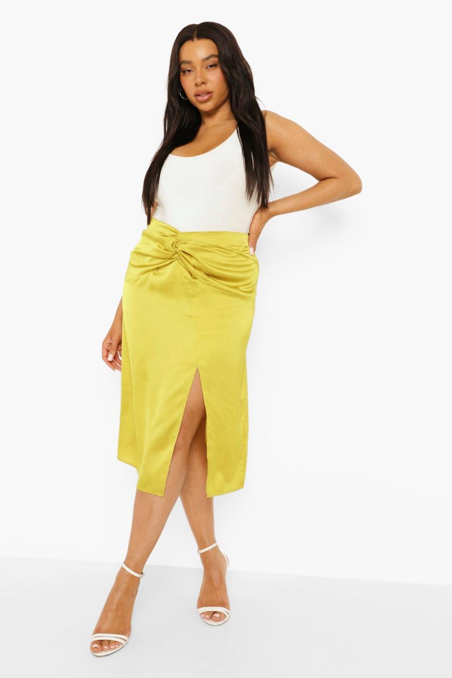 Chartreuse gul Plus Twist Knot Front Satin Midi Skirt
