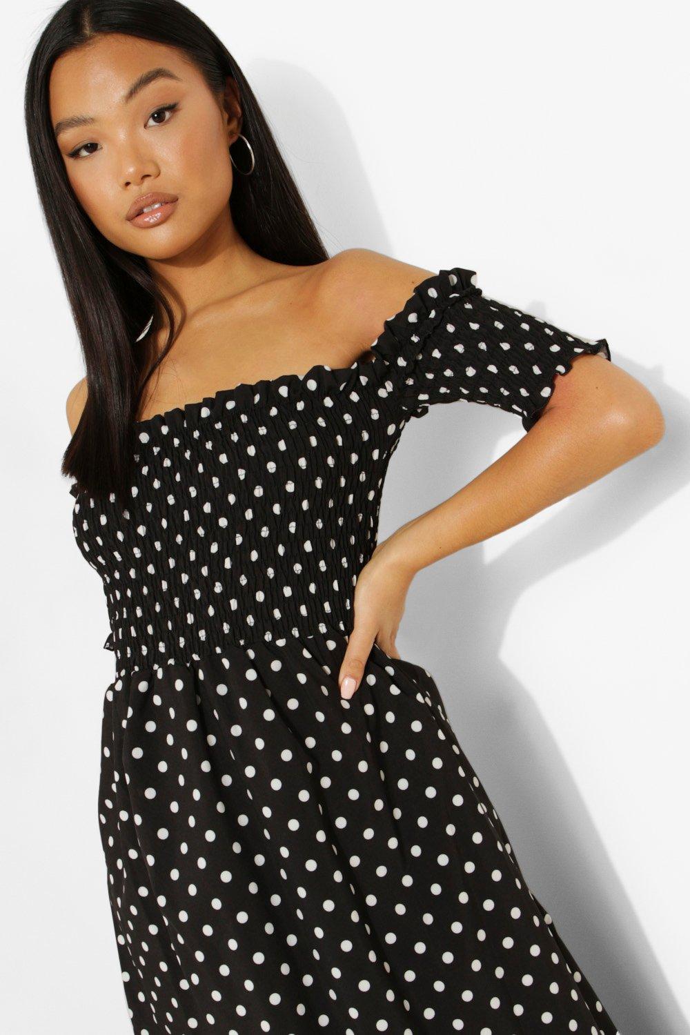 Petite Robe longue fronc e pois boohoo