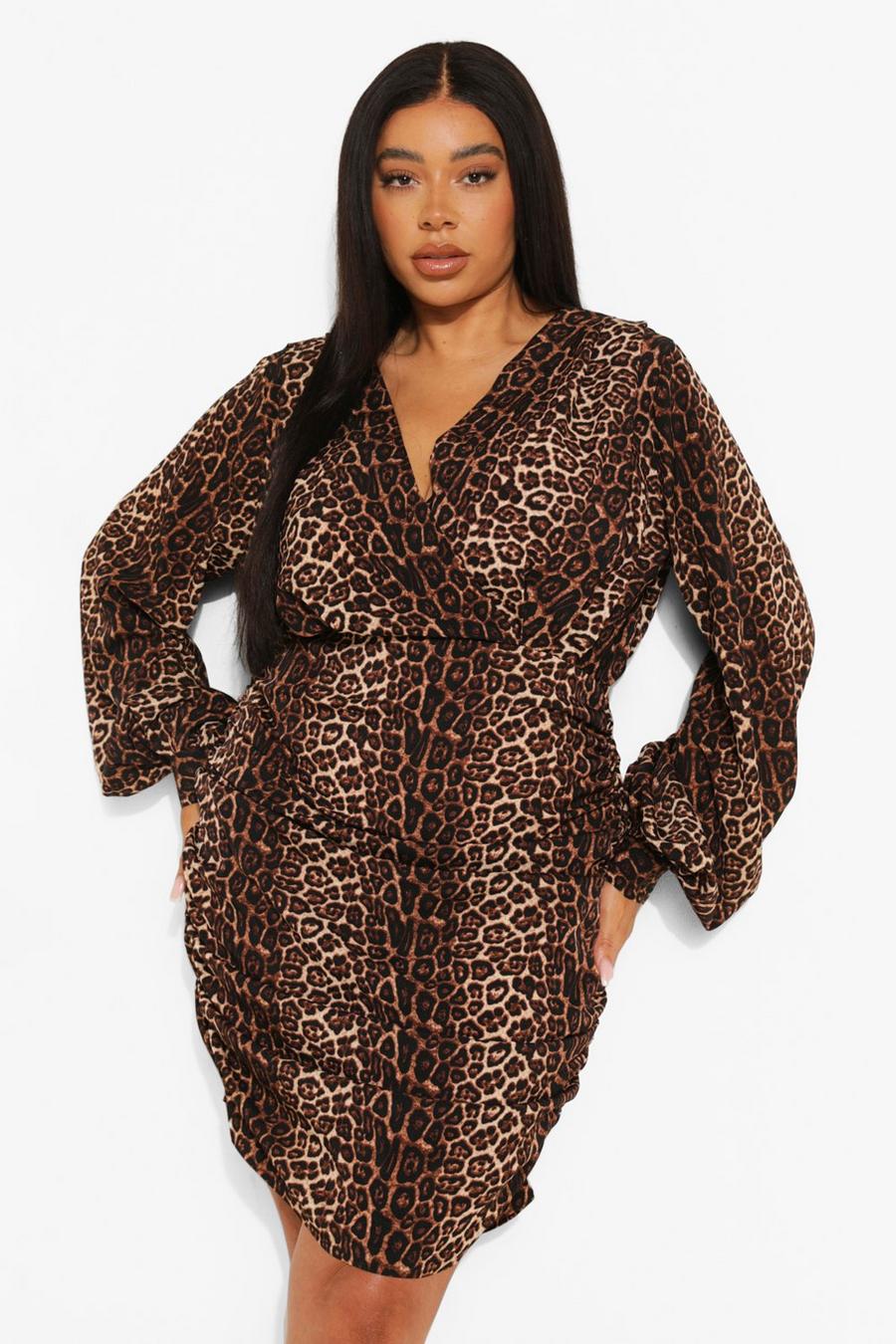 Plus gerafftes Leopardenprint Bodycon-Kleid aus Satin, Leopard image number 1