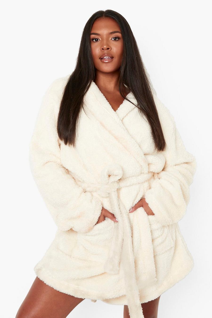 Cream weiß Plus Dreamy Embroidered Fluffy Dressing Gown