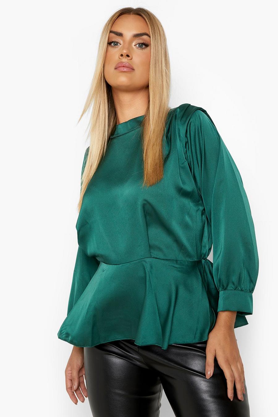 Blusa Plus Size in raso con collo alto e volant, Emerald gerde