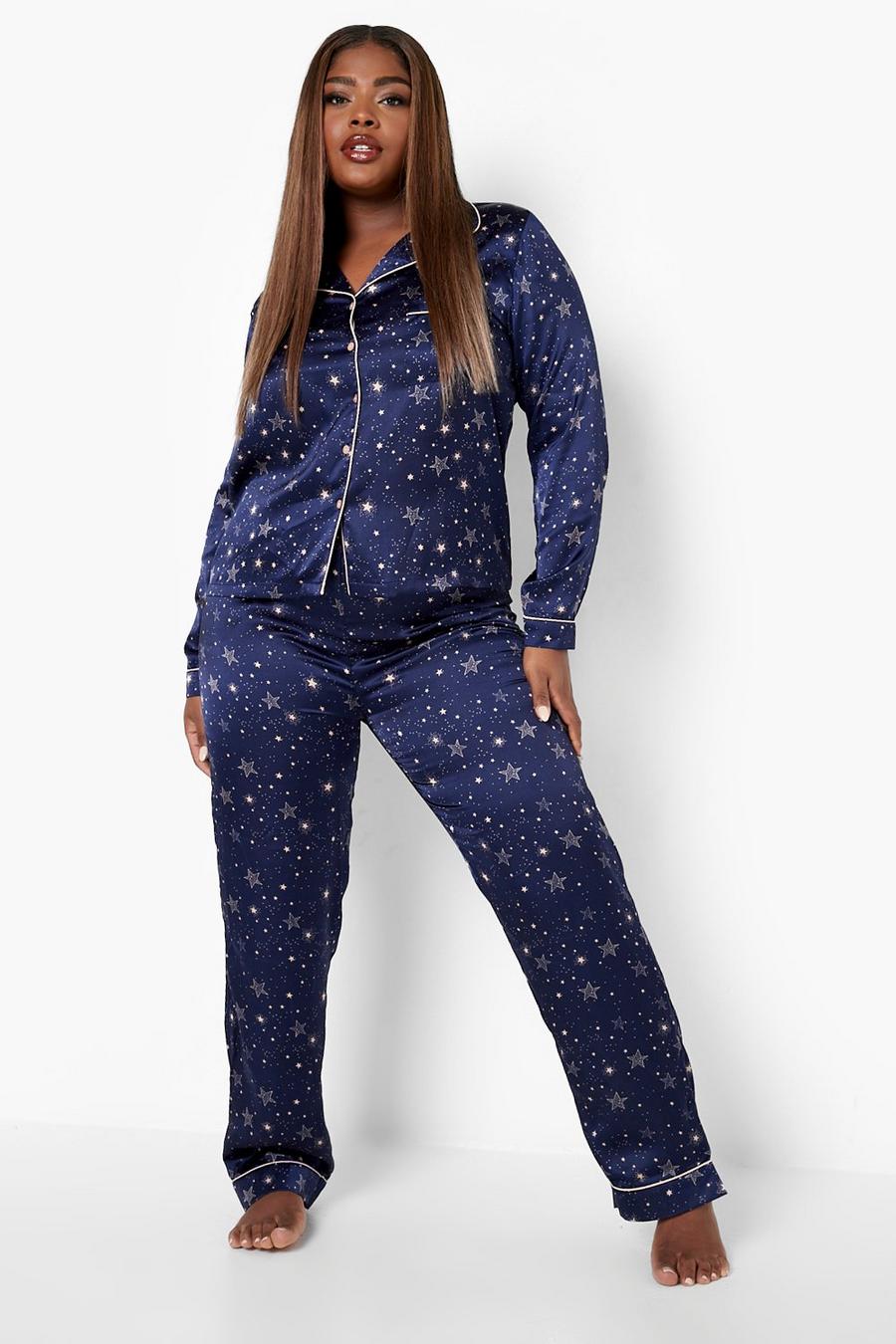 Grande taille - Pyjama satiné chemise et pantalon à imprimé étoiles, Navy image number 1