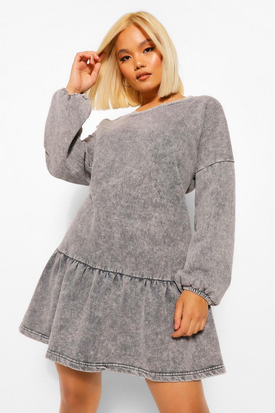 Grey Petite - Stentvättad sweatshirtklänning med volangkant image number 1