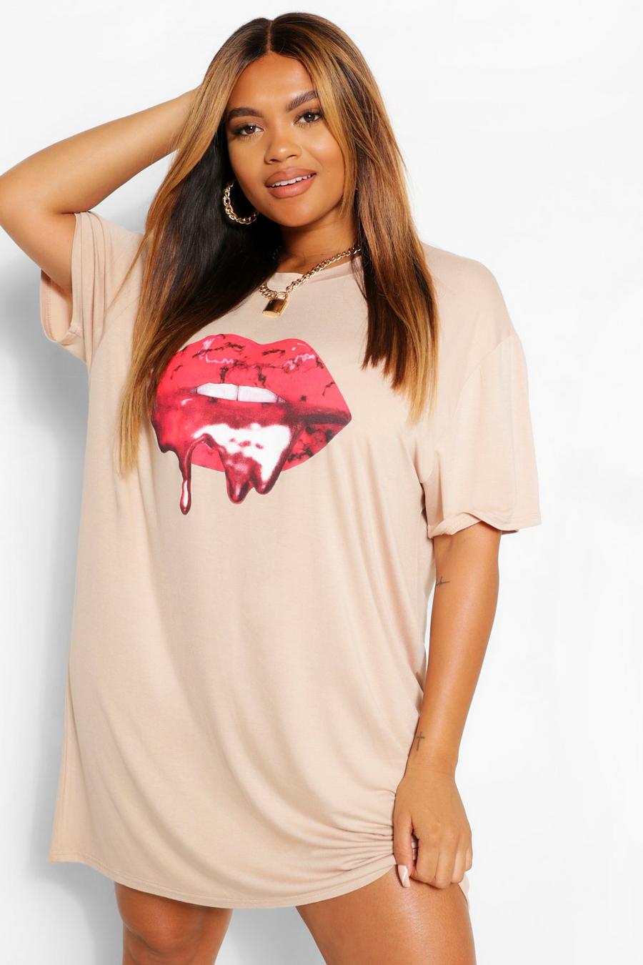 Plus T-Shirt-Kleid mit marmoriertem Lippen-Print image number 1