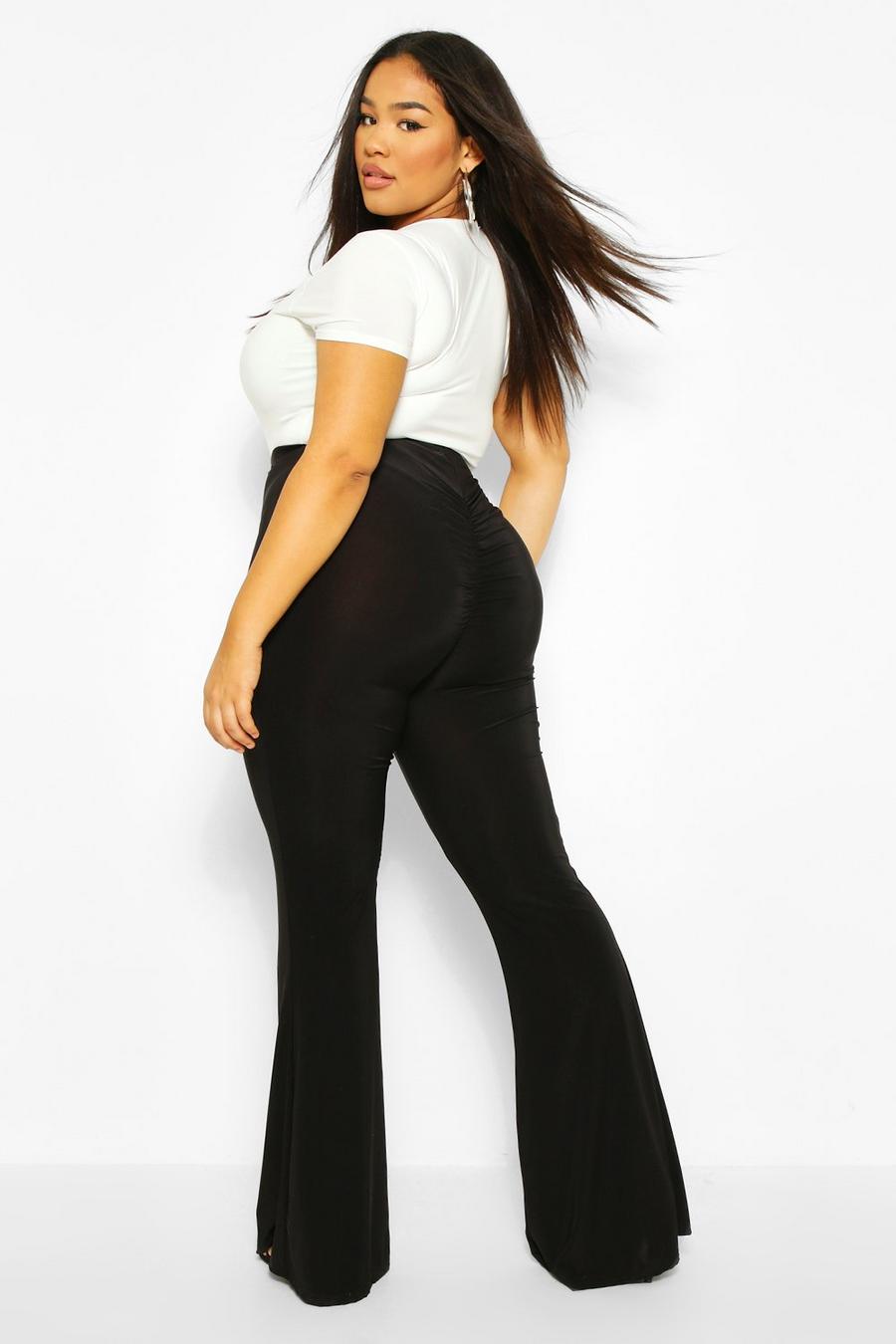 Grande taille - Pantalon pattes d'eph plissé à l'arrière, Noir image number 1