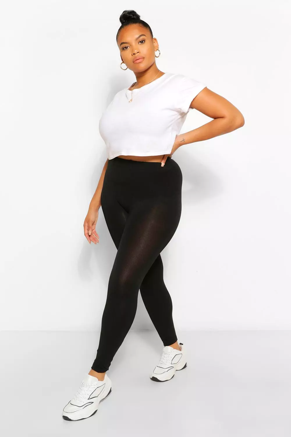 https://media.boohoo.com/i/boohoo/pzz60356_black_xl?$product_image_main_mobile$&fmt=webp