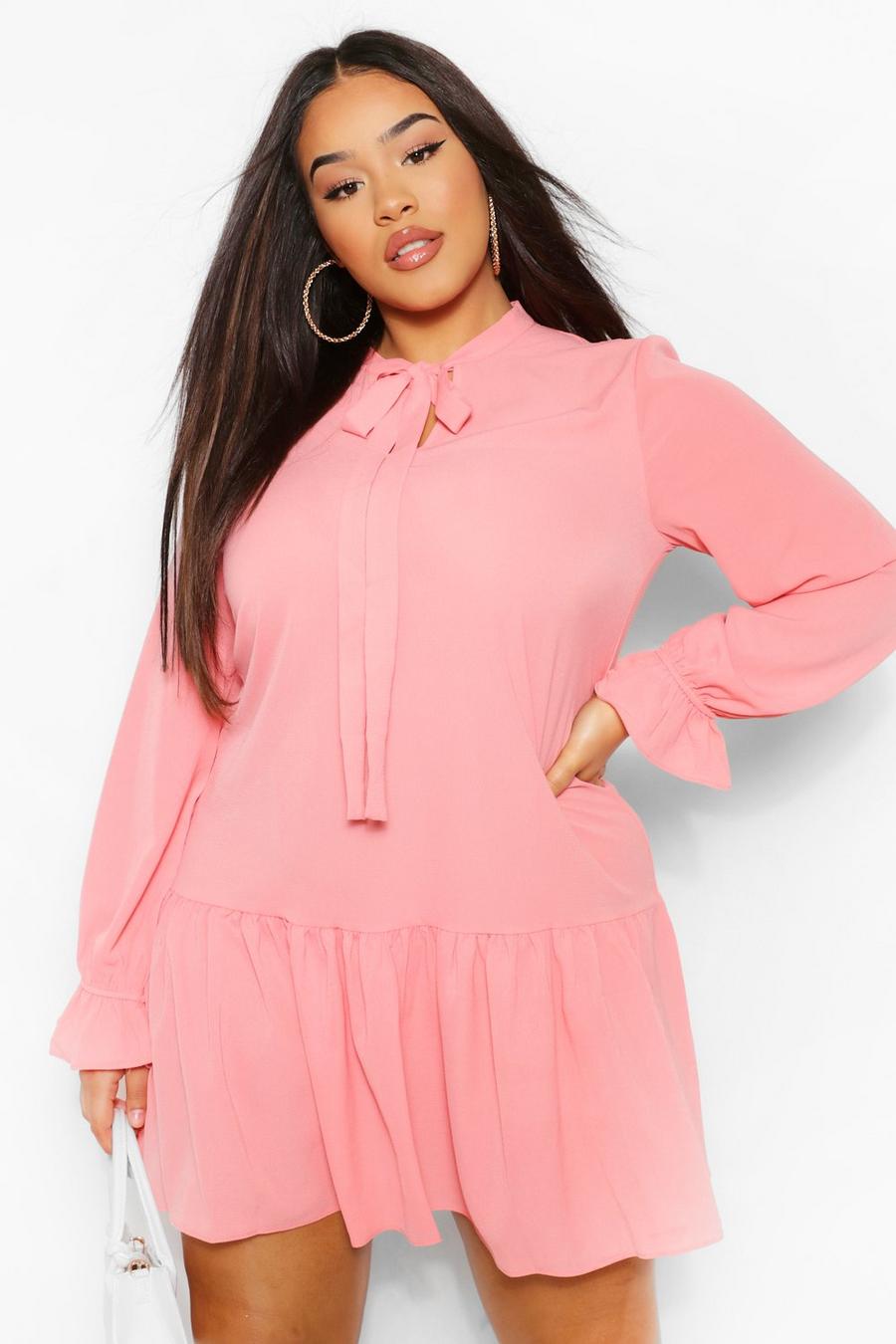 Blush pink Plus - Volangklänning med knytdetalj image number 1