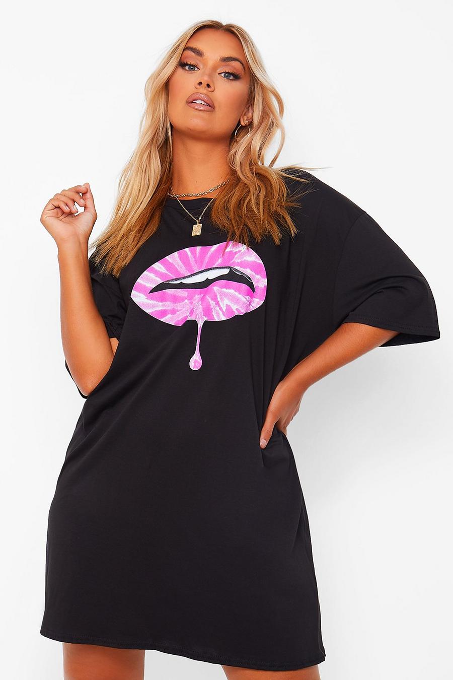Plus T-Shirt-Kleid in Batik-Optik und Lippenmotiv, Schwarz image number 1
