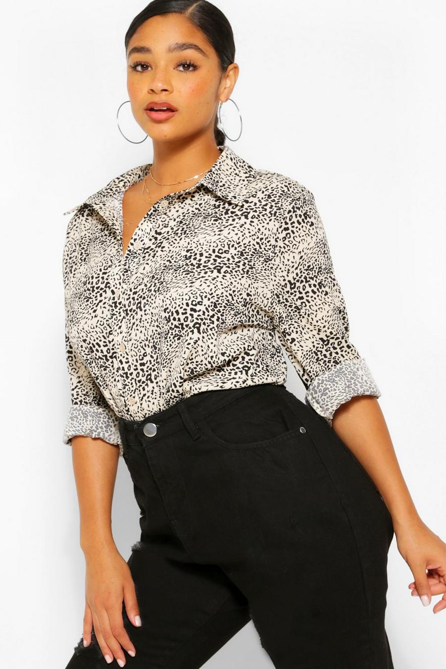 Plus - Oversize skjorta med litet leopardmönster image number 1