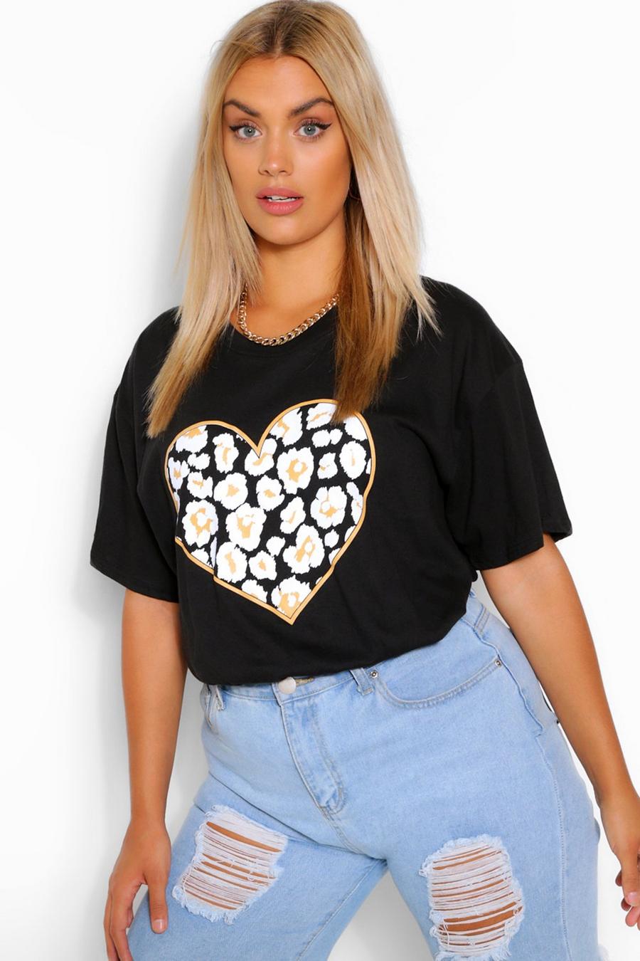 Black Plus - T-shirt med leopardmönstrat hjärta image number 1
