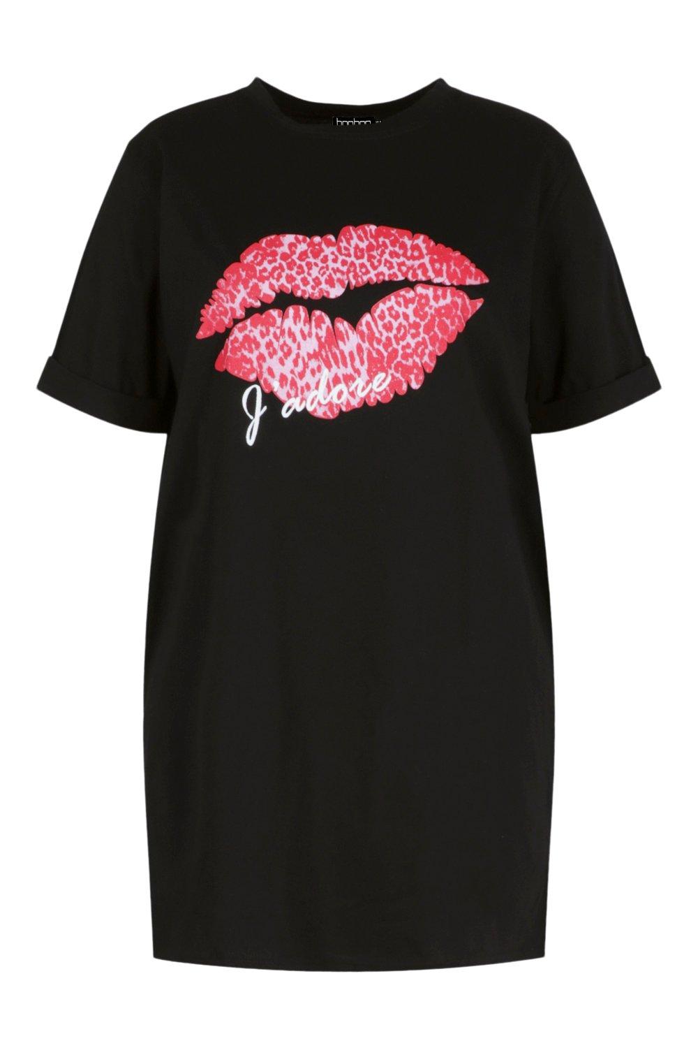 T shirt store dress with lips