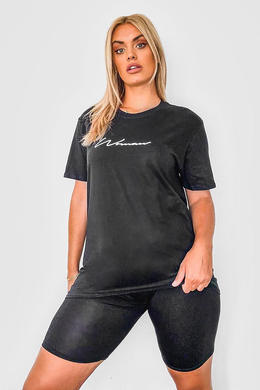 Plus Zweiteiler mit T-Shirt mit Woman-Schriftzug und Radlerhose, Schwarz image number 1