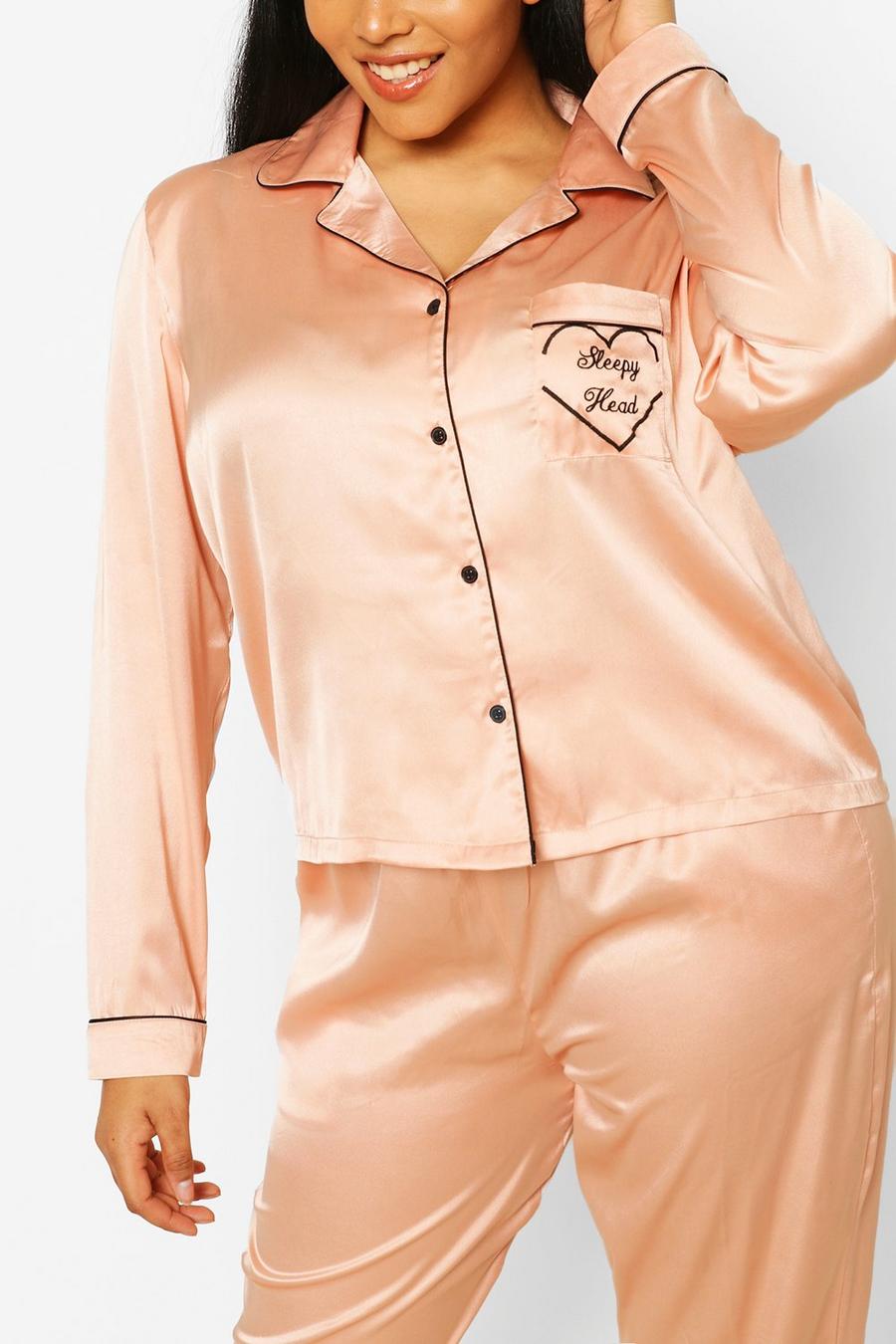 Rose gold Plus - "Sleepyhead" Satinpyjamas med långbyxor image number 1