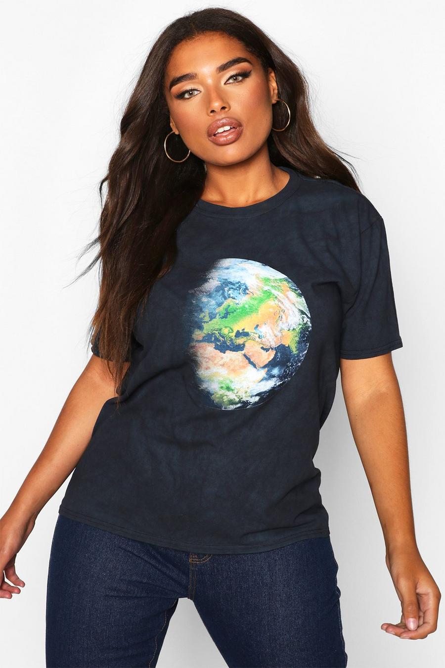 T-shirt Plus effetto lavato con stampa della Terra image number 1