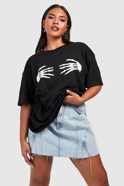 boohoo black Plus Halloween Skeleton Hand Print T-Shirt