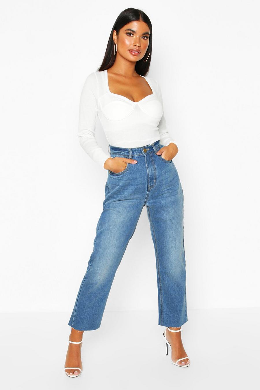 Petite Mom-Jeans in mittlerer Waschung und ungesäumten Kanten image number 1