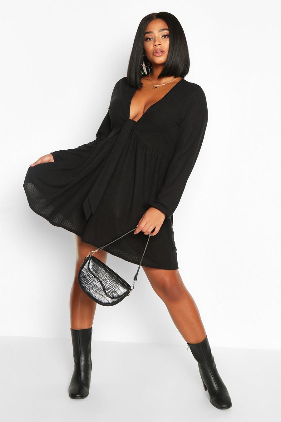 Black Plus - Långärmad smockklänning i ribbat tyg med knytdetalj fram image number 1