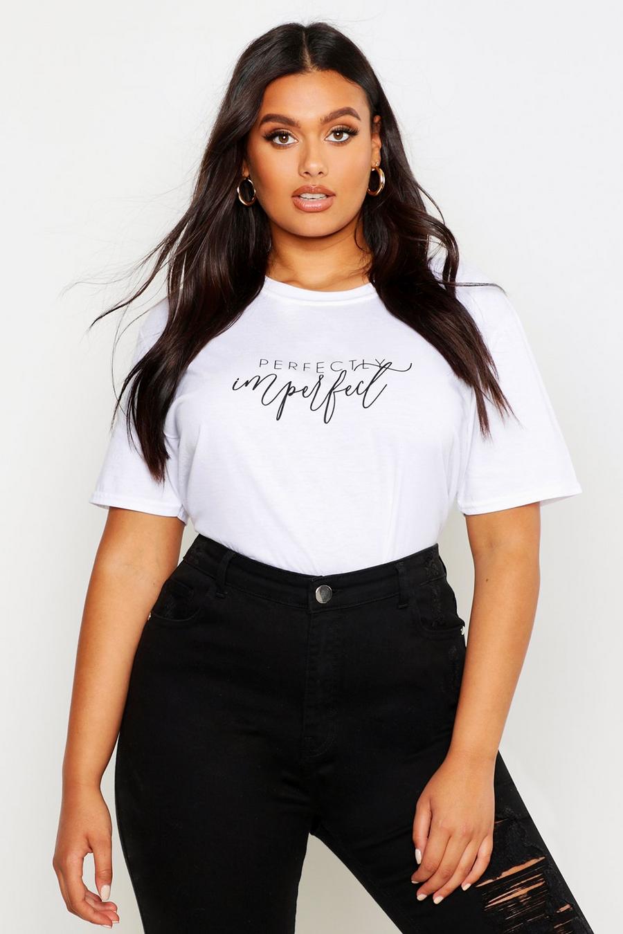 White vit Plus - 'Perfectly imperfect' t-shirt med slogan