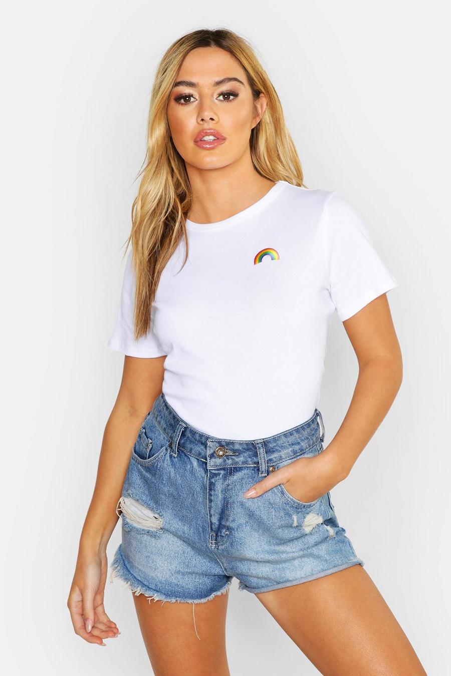 Camiseta con insignia de arco iris Petite image number 1