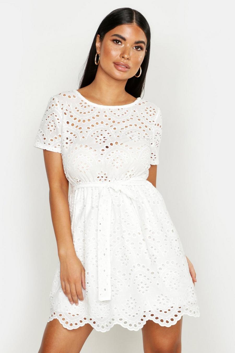 לבן white שמלת סקייטר בסגנון ברודרי אנגלייז פטיט