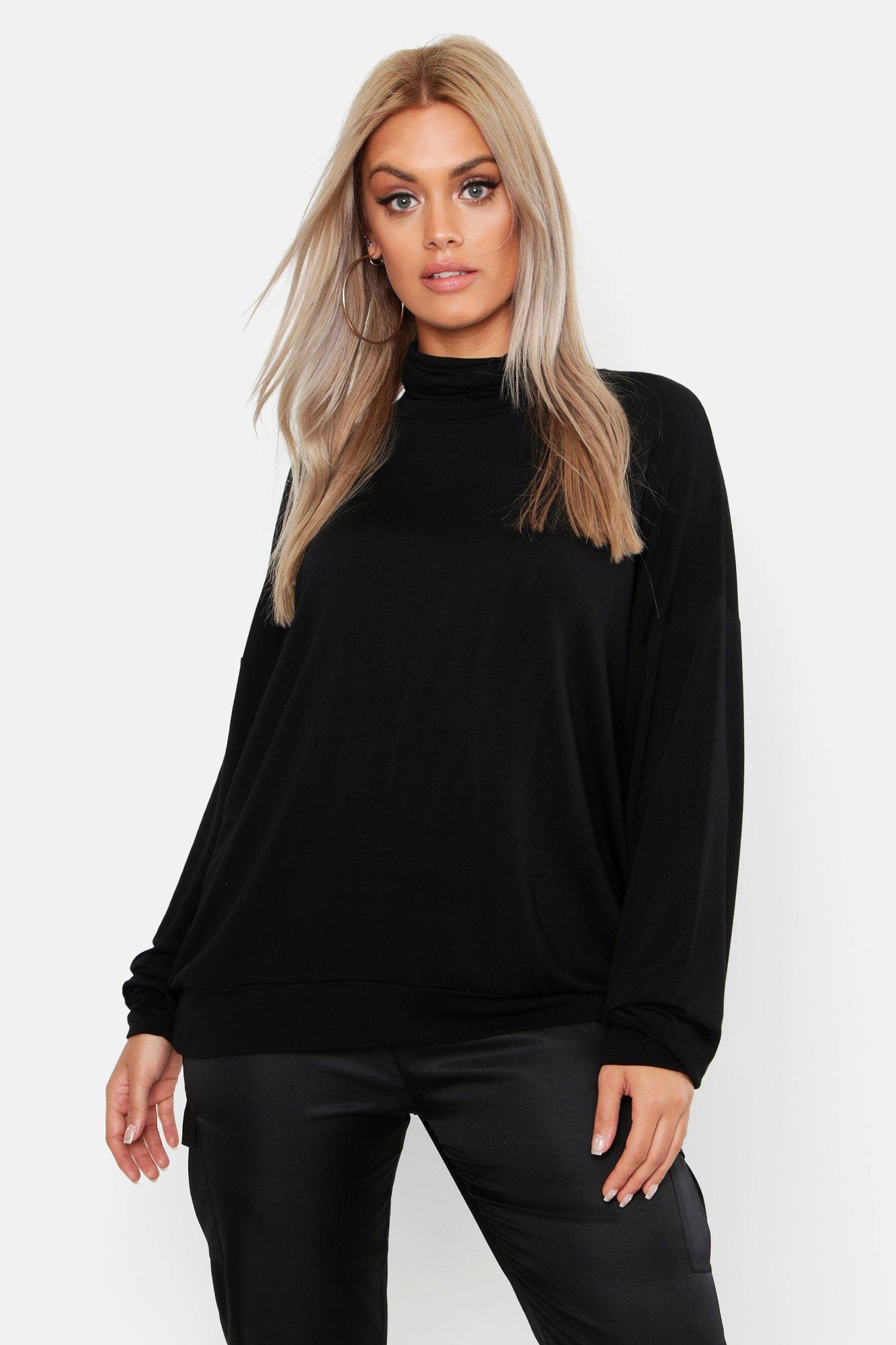 black high neck sweatshirt