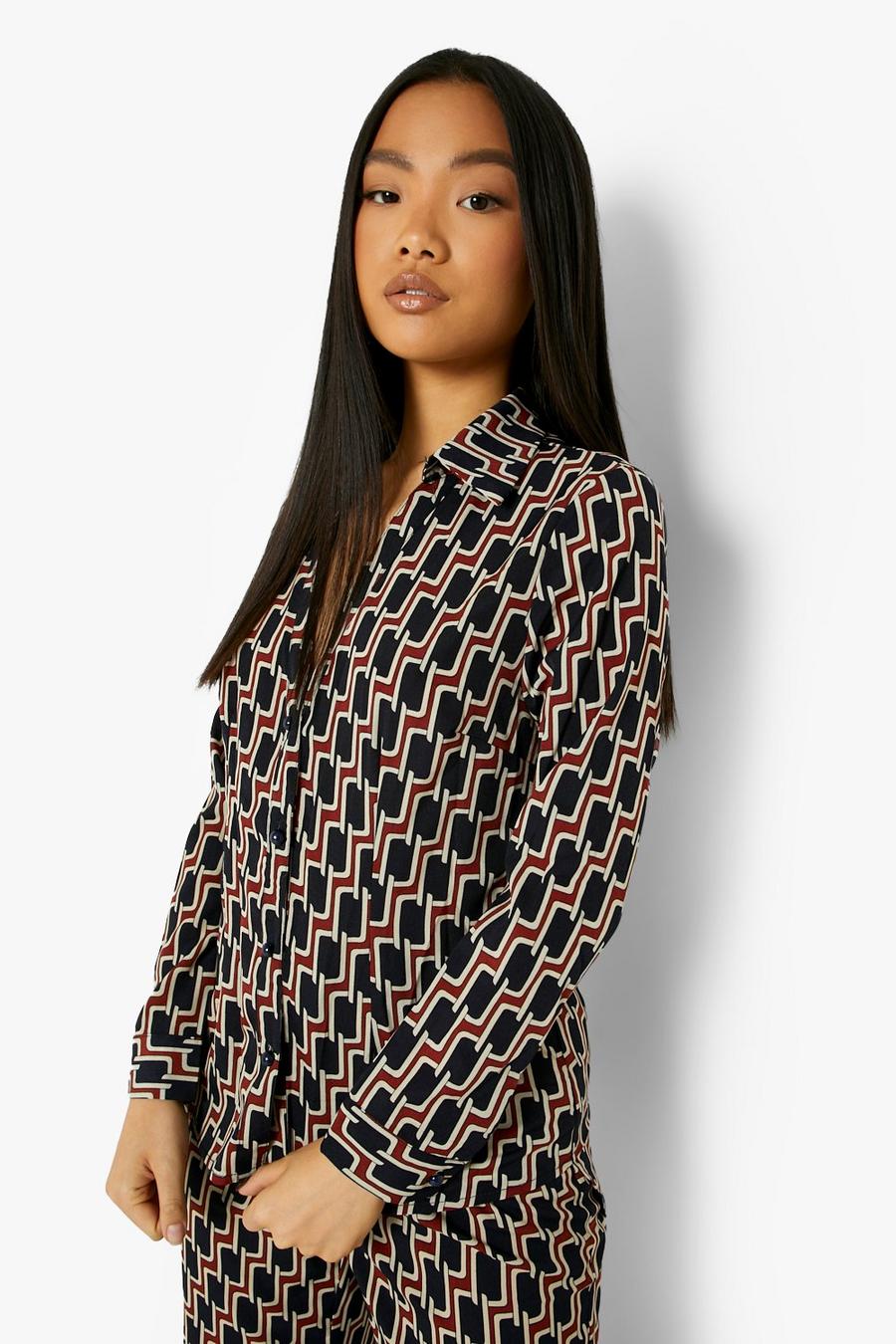 Black Petite - Långärmad skjorta med geometriskt mönster image number 1