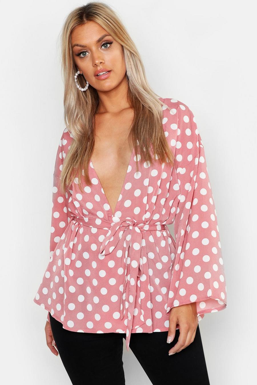 Pink Plus - Prickig blus med djup urringning och kimonoärm image number 1