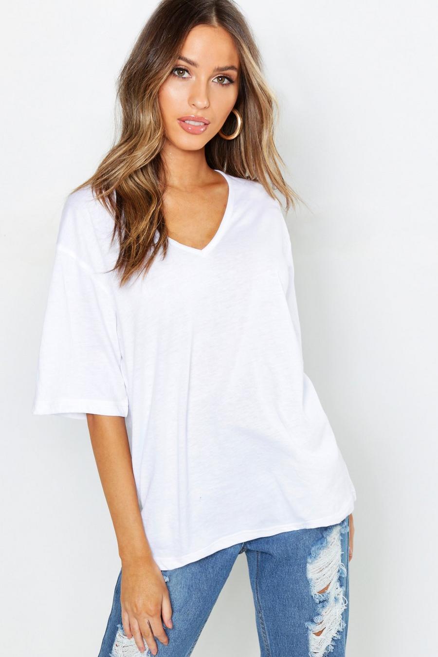 White Petite - V-ringad t-shirt i oversize-modell image number 1
