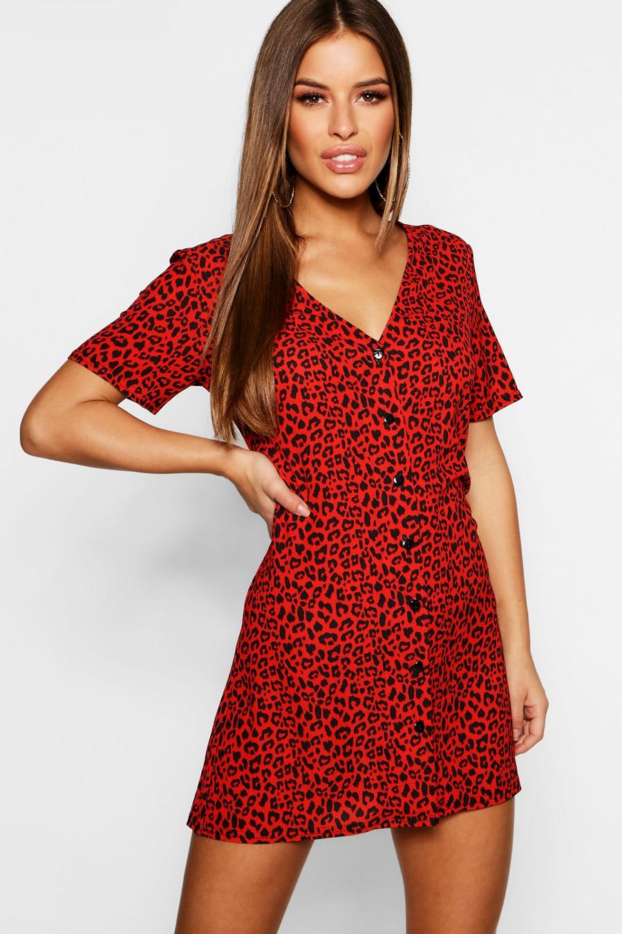Vestido estilo camiseta con estampado de leopardo rojo y botones Petite image number 1