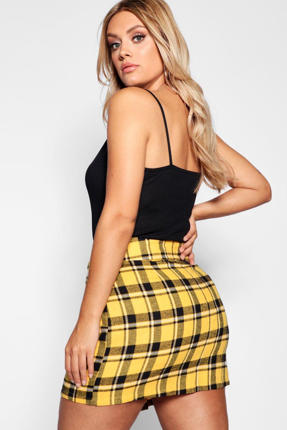 Boohoo pleated mini 2025 skirt in yellow check