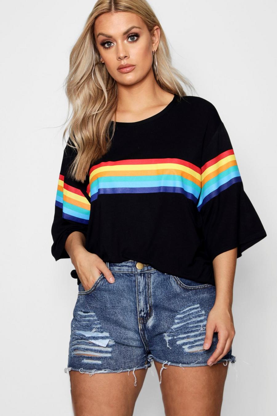 Black Plus - T-shirt med ränder i regnbågsfärger image number 1
